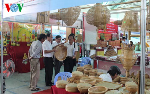 Vietnamesen bevorzugen vietnamesische Waren für das Ziel der Entwicklung des Landes - ảnh 1